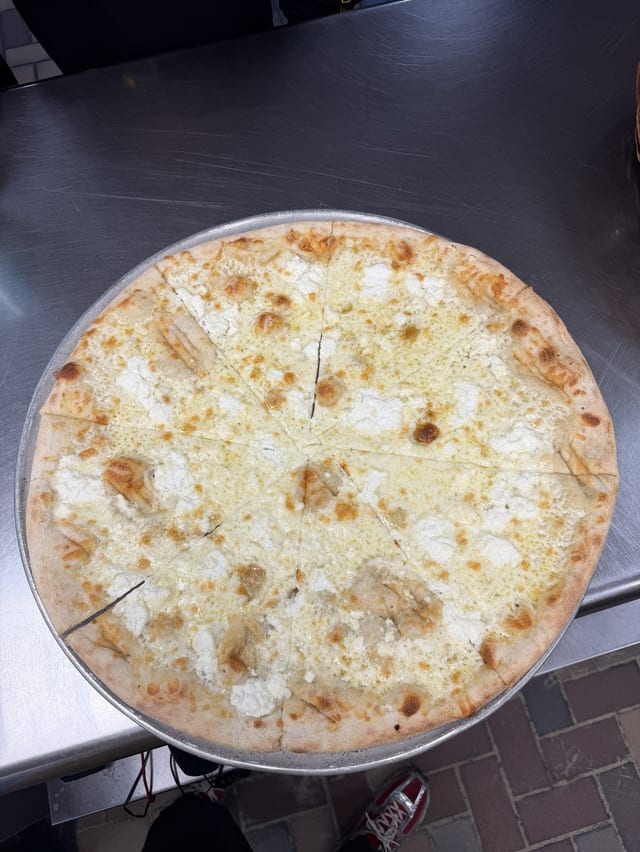 Leonardo's White Pizza.